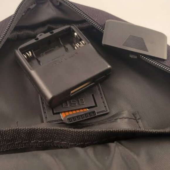 Dabtized Sling Bag w/LED Lights - Picture 4 of 4